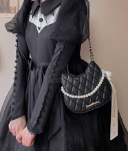 Load image into Gallery viewer, Black Cat Quilted Handbag