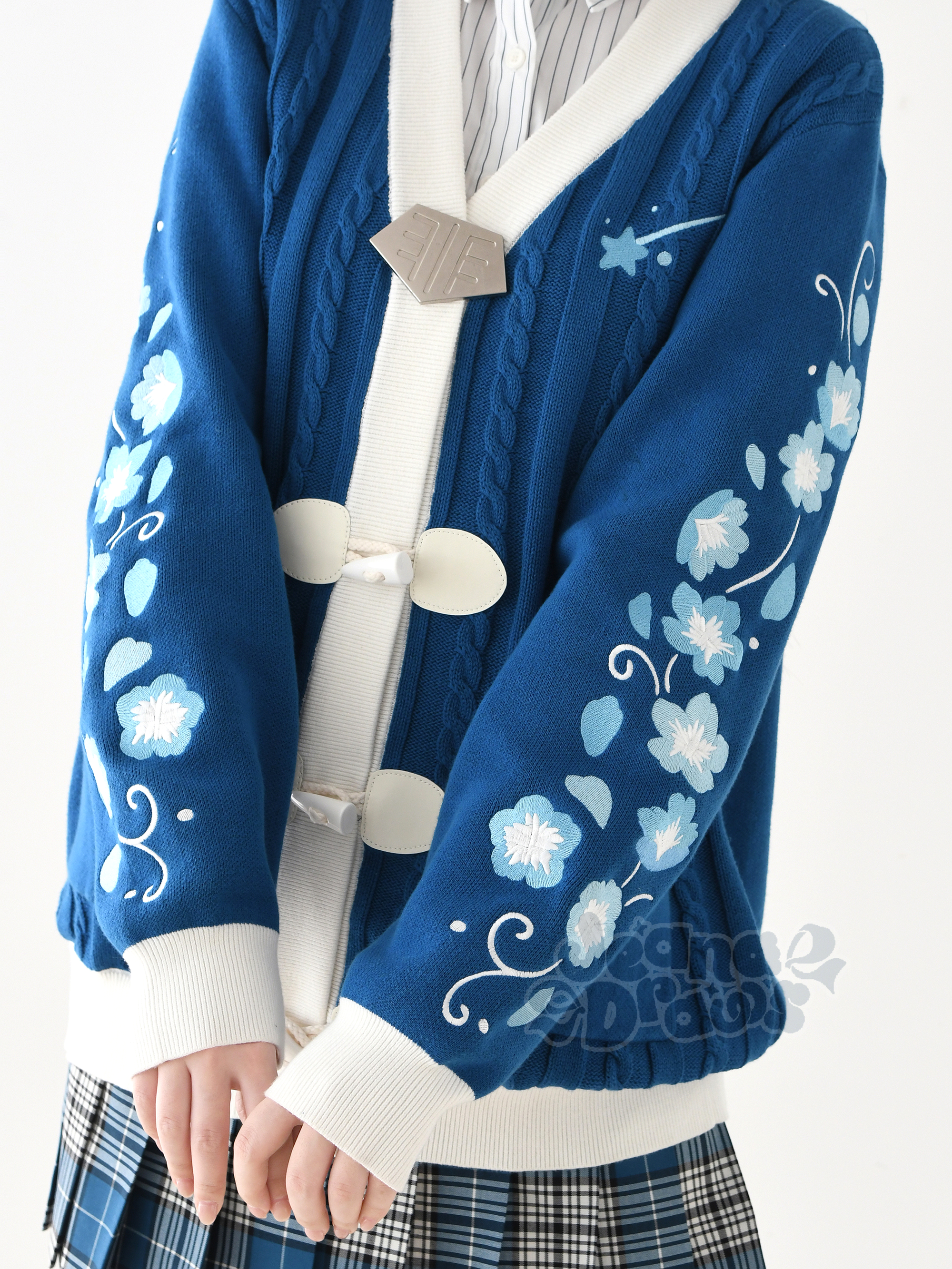[PREORDER] The Hero Cardigan