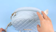 Load and play video in Gallery viewer, Butterfly Quilted Handbag
