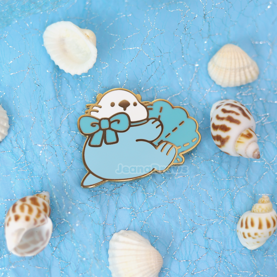 Shell Plush Lakko Enamel Pin