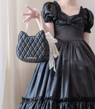 Load image into Gallery viewer, Black Cat Quilted Handbag
